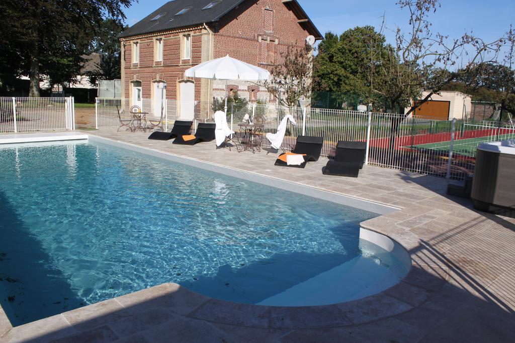 Chateau Des Saveurs Saint-Sauveur-dʼÉmalleville エクステリア 写真