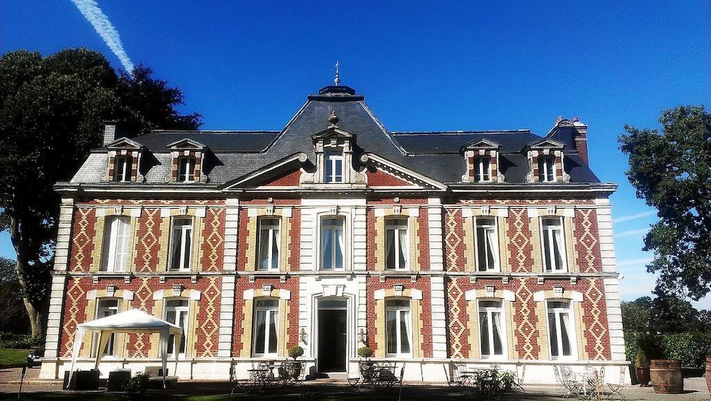 Chateau Des Saveurs Saint-Sauveur-dʼÉmalleville エクステリア 写真